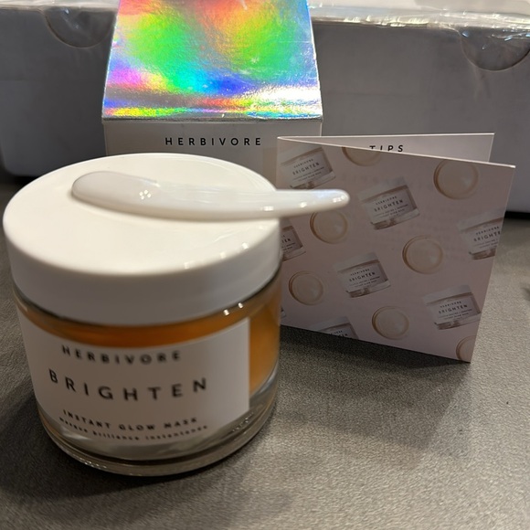 NEW - Herbivore Botanicals Brighten - Picture 2 of 4